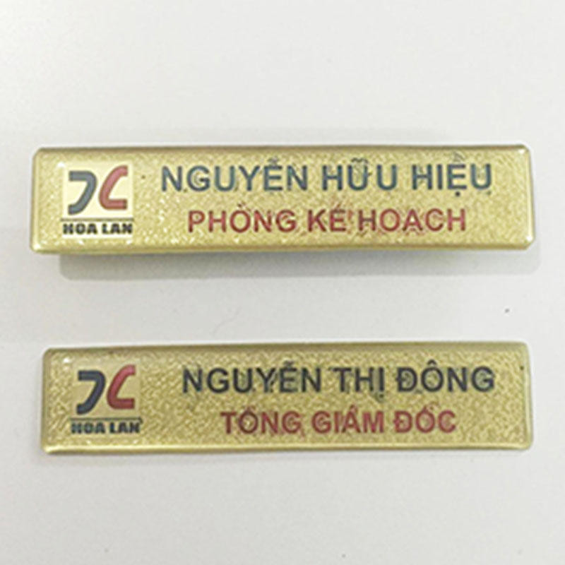 Thẻ đeo nhân viên cài áo